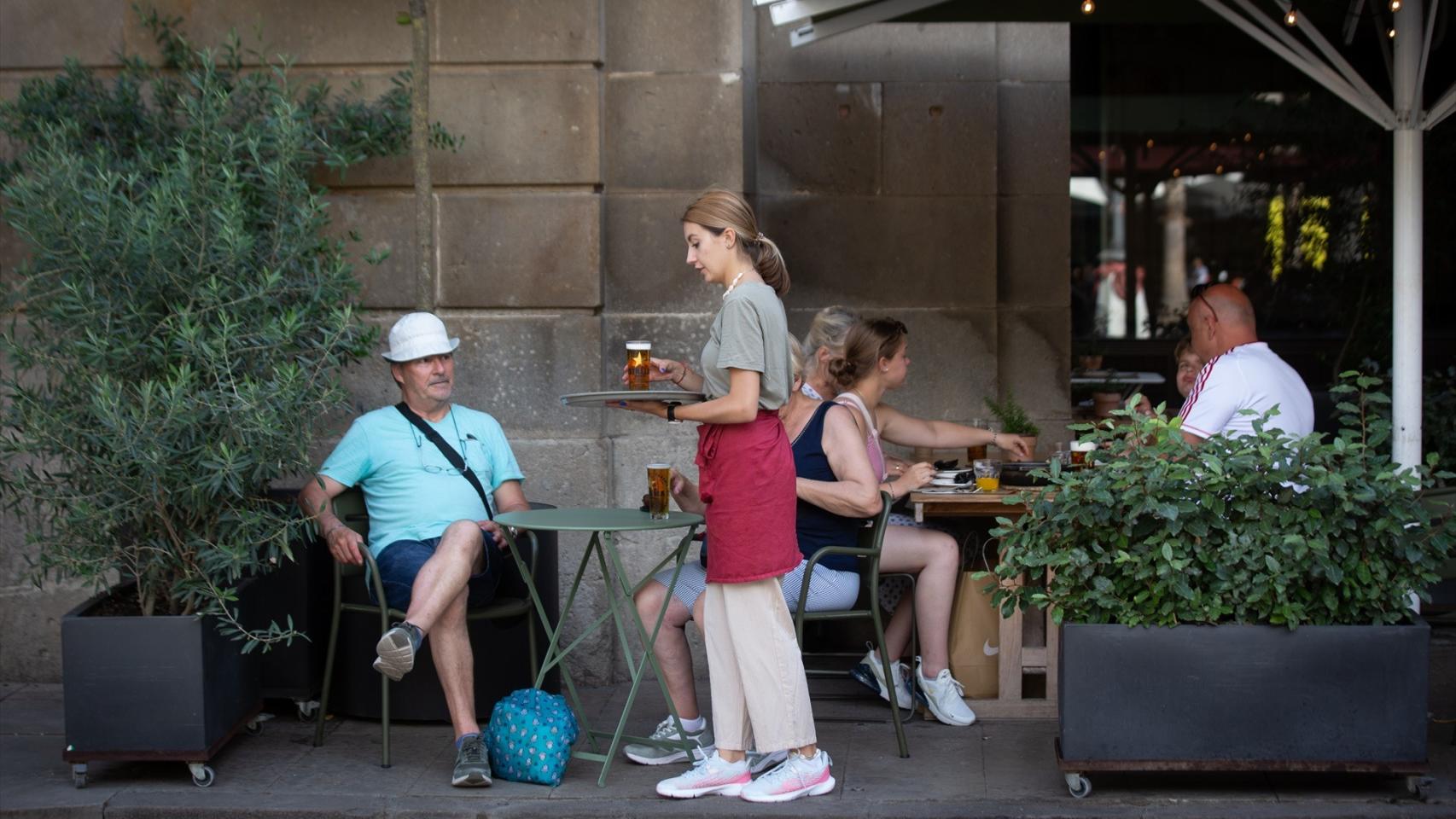 Una camarera en Barcelona.