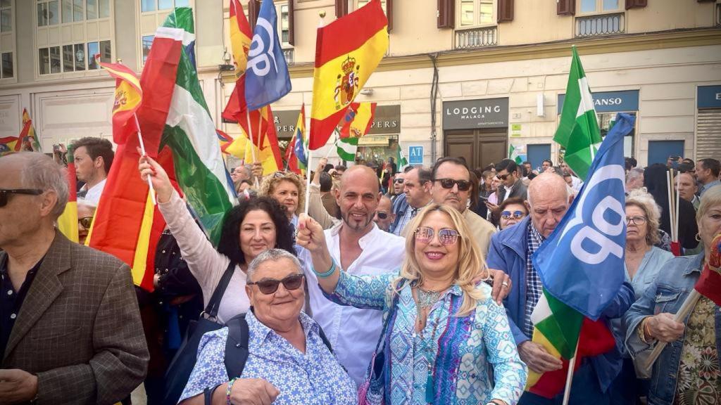 Rafaela, orgullosa en la manifestación contra la amnistía.