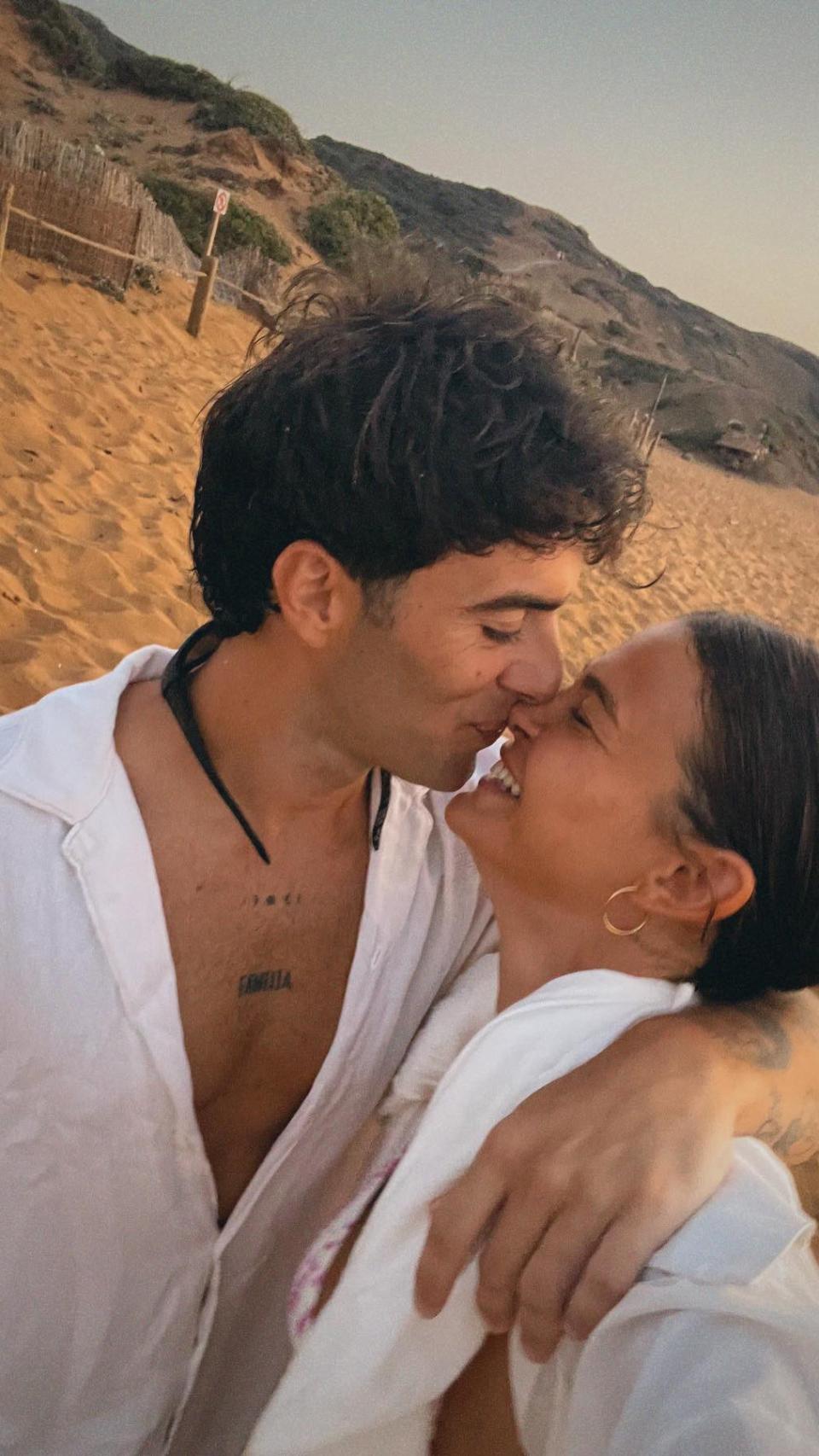 Laura Escanes y Álvaro de Luna en una imagen de las redes sociales de ella.