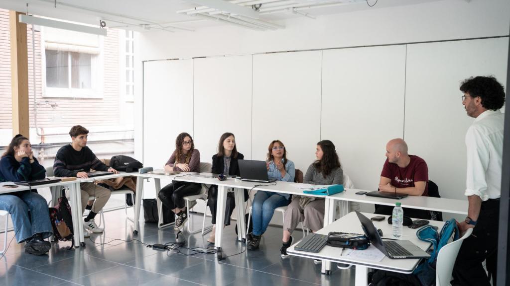 Alumnos participan en la masterclass de Emilio Morenatti.