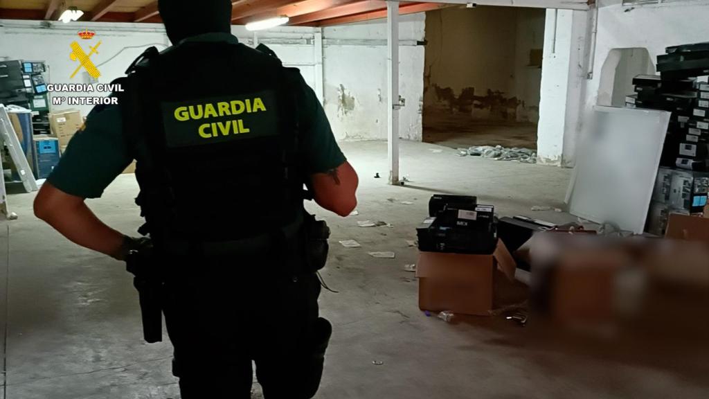 Otro momento de la operación contra la Mafia del Cobre