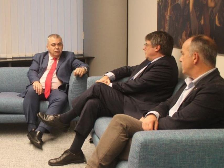 Santos Cerdán reunido con Carles Puigdemont en Bruselas en octubre de 2023.