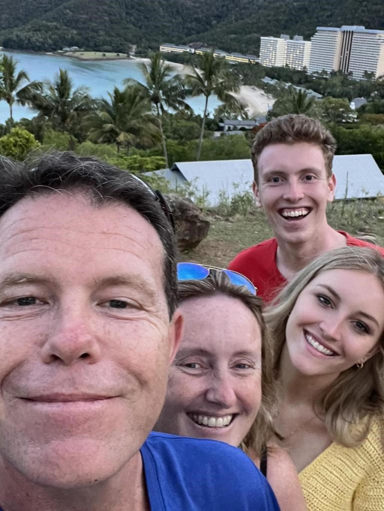 Lilie James y su familia