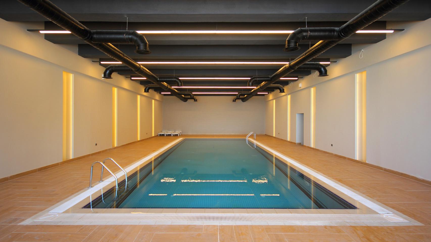 Una piscina climatizada, en una imagen de archivo.
