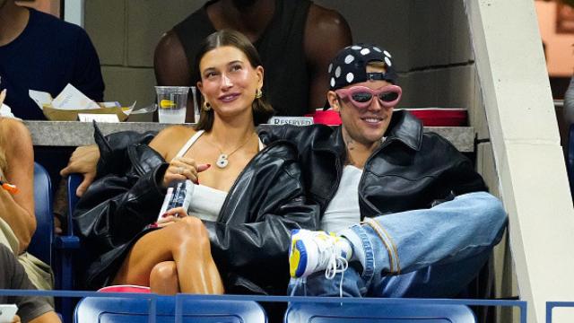 Hailey y Justin Bieber comparten la cazadora de napa que querrás copiar (con tu novio) para tus looks 'oversized'