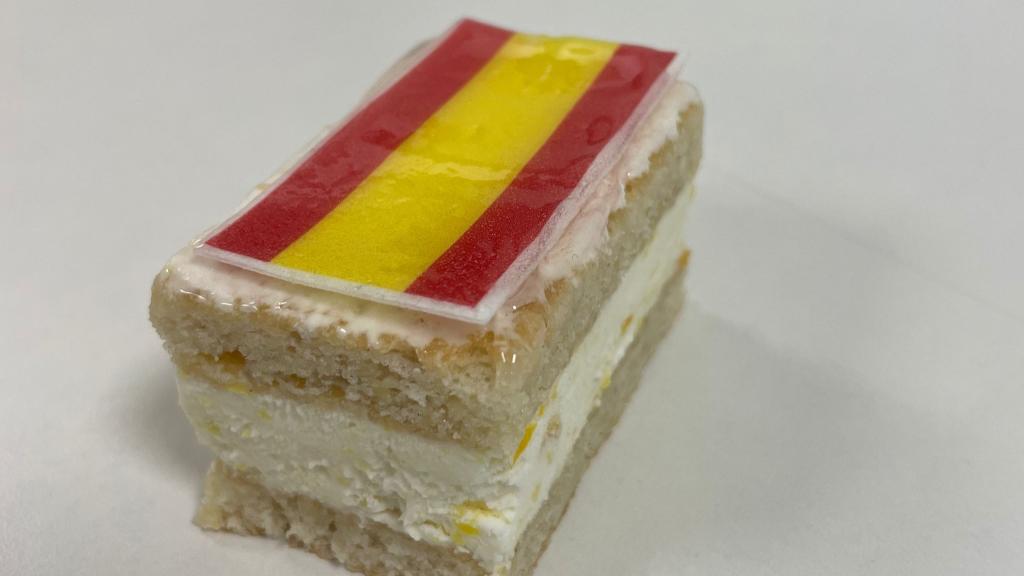 Dulce adornado con la bandera de España.