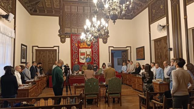 Dos minutos de silencio por la muerte de las dos mujeres asesinadas en España este mes de octubre