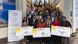 La presidenta de la Diputación de Castellón, Marta Barrachina, posa con los premiados.