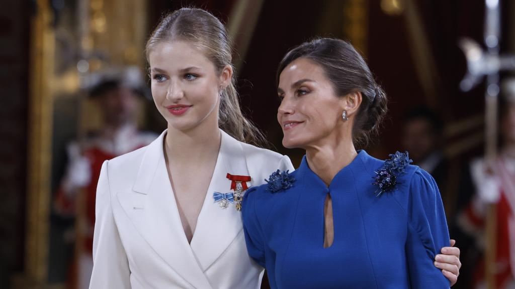 Leonor y Letizia tras el besamanos.