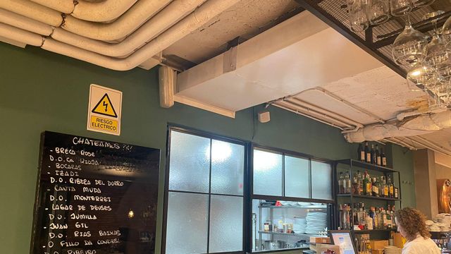 El interior del restaurante Detomás en A Coruña