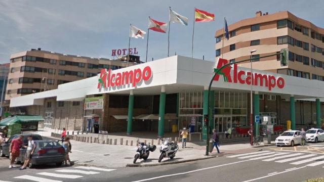 Fachada Alcampo.