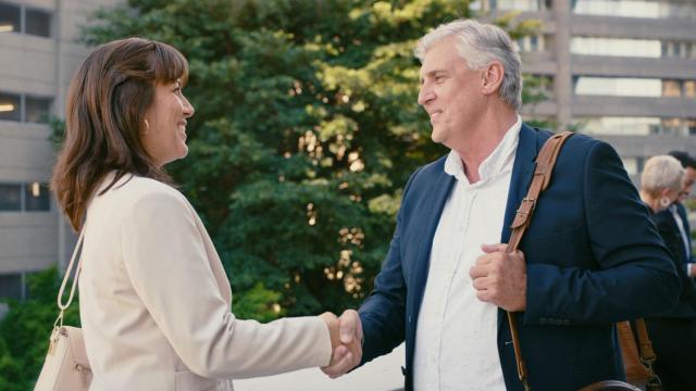 Imagen de archivo de un encuentro entre una mujer y un hombre.
