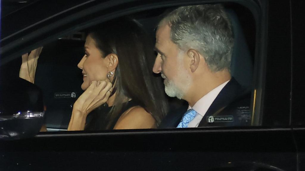 Letizia y Felipe VI, visiblemente felices, en su llegada La Zarzuela.