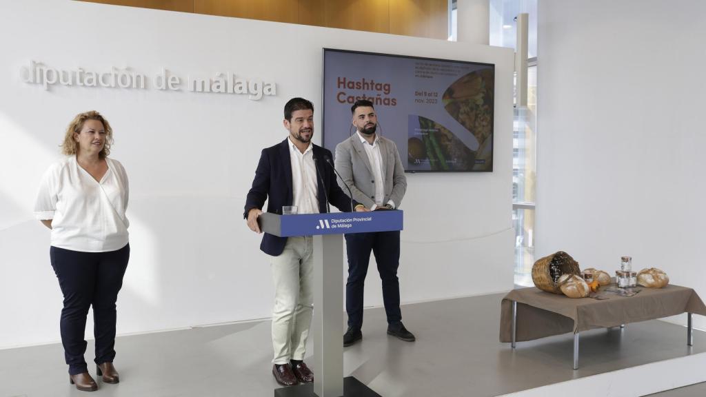 El vicepresidente y diputado de Medio Ambiente, Cristóbal Ortega, junto al alcalde de Jubrique, Alberto Benítez.