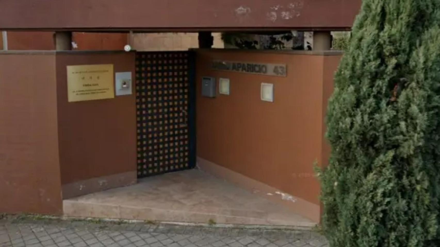 Puerta de la Embajada de Corea del Norte en Madrid.