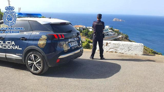 La Policía Nacional detiene en Benidorm, en la imagen, a un fugitivo de Rumanía.