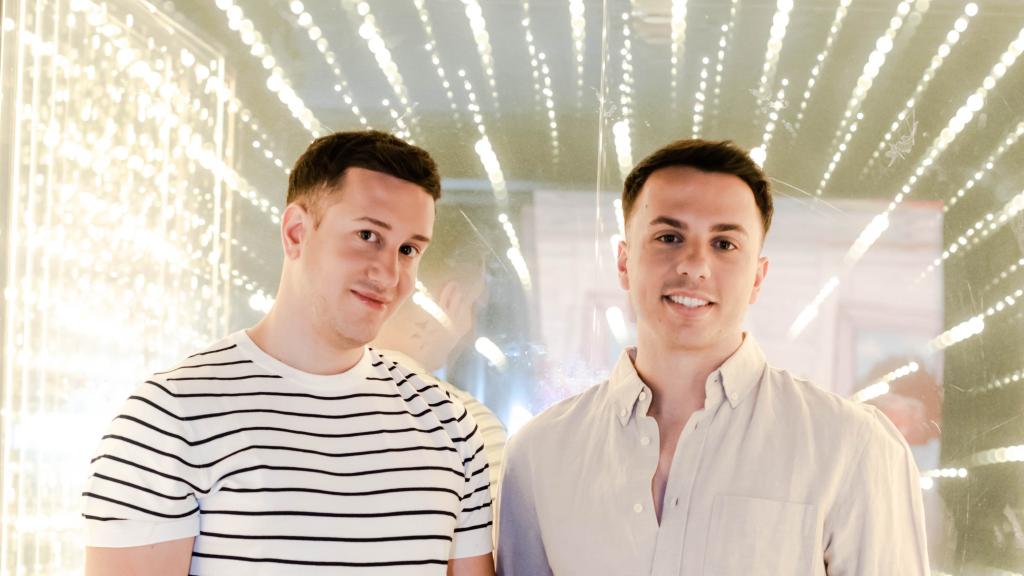 Alejandro Fernández y Gonzalo Barreno de la cuenta de Instagram y TikTok Planes Brutales.