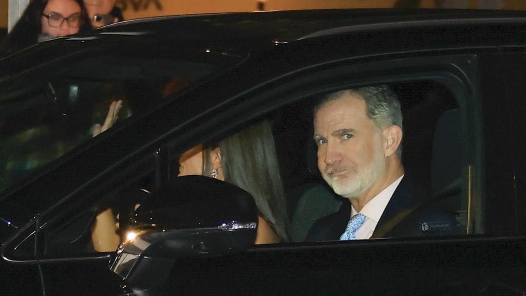 El rey Felipe al volante del Lexus RX.