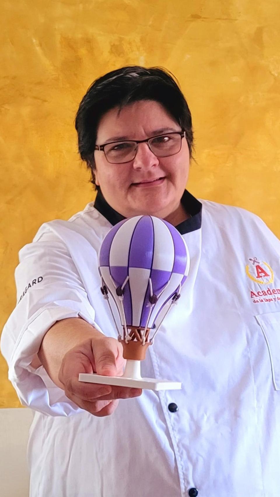 Isabel González, del Puerto Chico, con su Huella