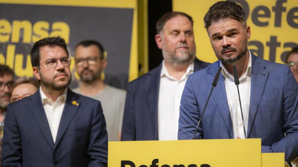 Gabriel Rufián junto a Pere Aragonès y Oriol Junqueras el pasado 23 de julio.