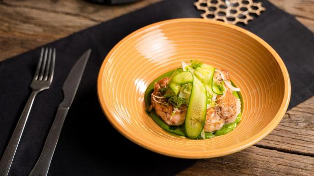 Arroz meloso de conejo y alcachofas, una receta que es puro 'comfort food' para el otoño