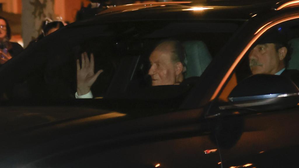 Juan Carlos, llegando a la fiesta privada del 18 cumpleaños de Leonor.