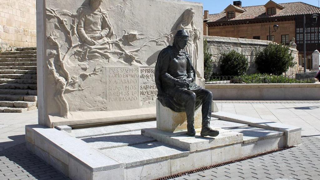 Monumento a Jorge Manrique en Paredes de Nava