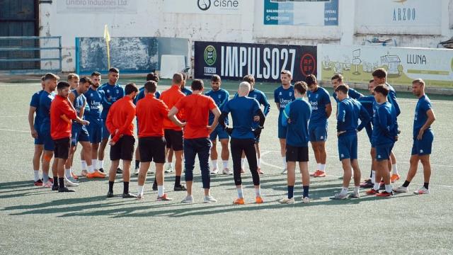 Los jugadores del Atzeneta, en un entrenamiento.