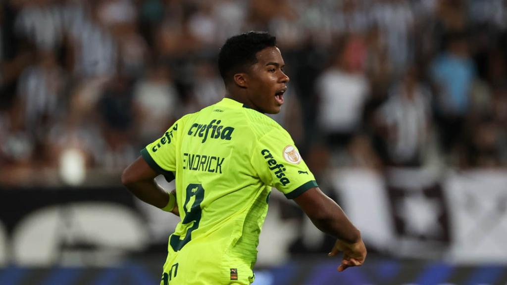 Endrick celebra un gol con el Palmeiras