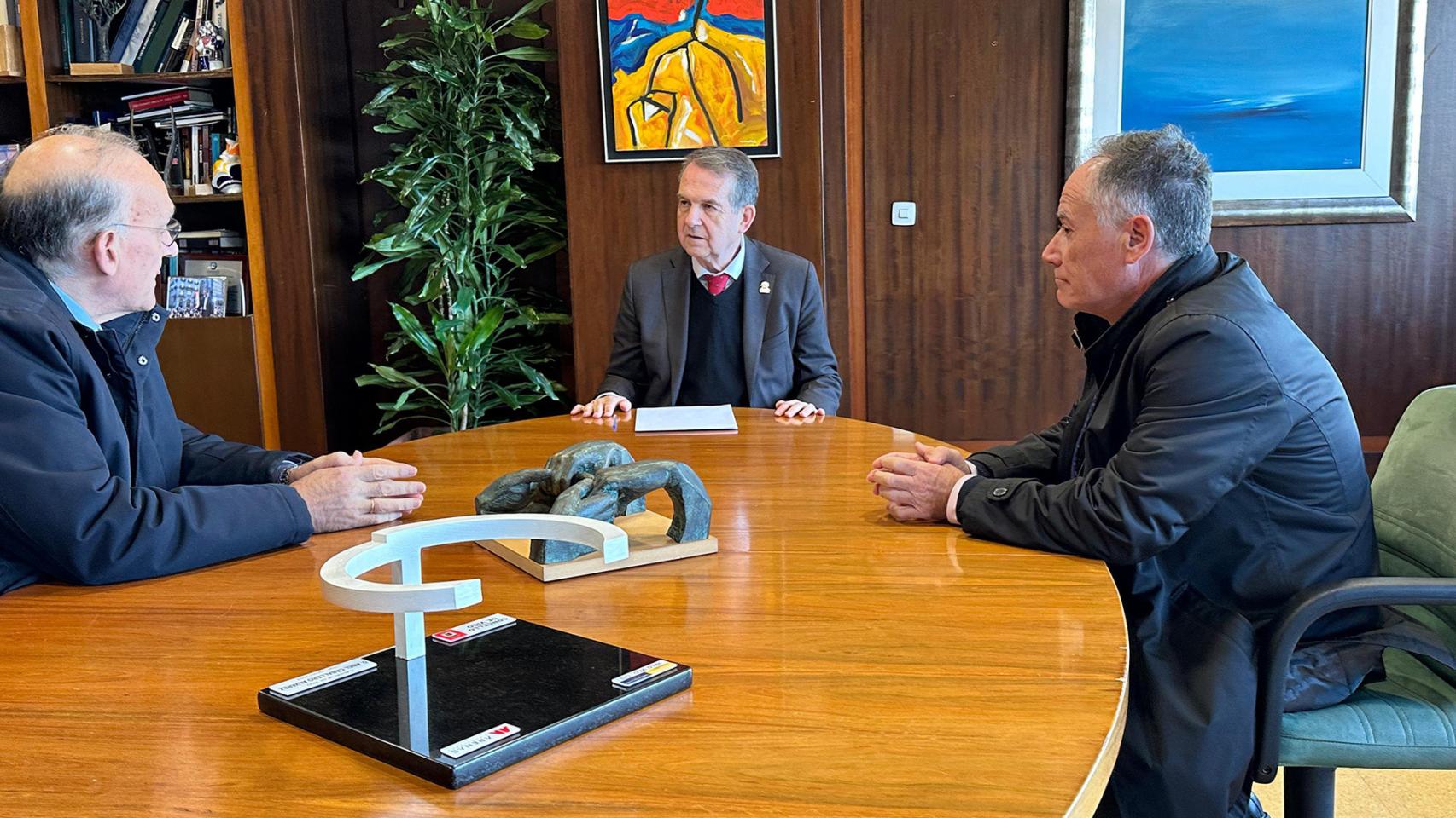 El encuentro contó también con la participación del vicerrector de Planificación y Sostenibilidad, José Luis Míguez Tabarés.