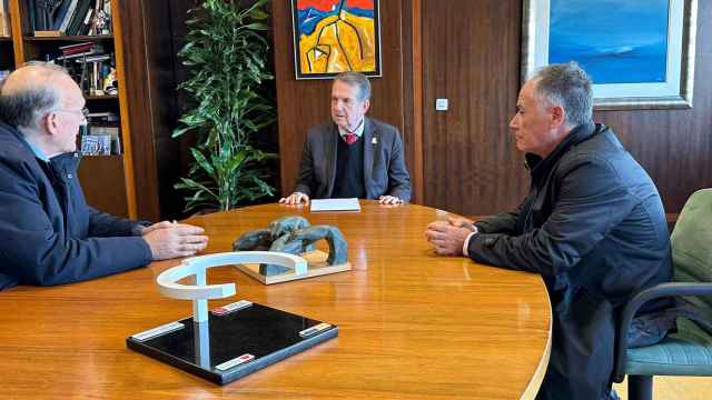 El encuentro contó también con la participación del vicerrector de Planificación y Sostenibilidad, José Luis Míguez Tabarés.