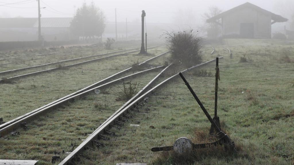 Imagen de una antigua vía férrea de la Ruta de la Plata.