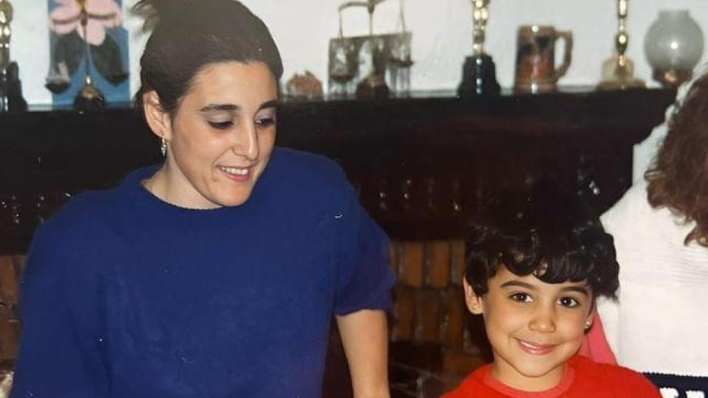 Isabel con su madre.