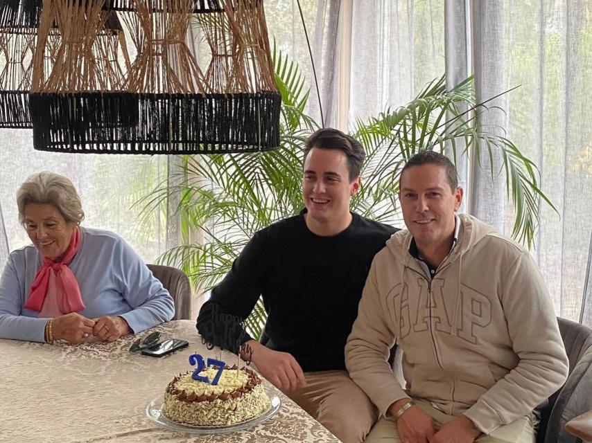 Óscar Lozano junto a su hijo, Christian, que cumplió 27 años el pasado 29 de octubre.