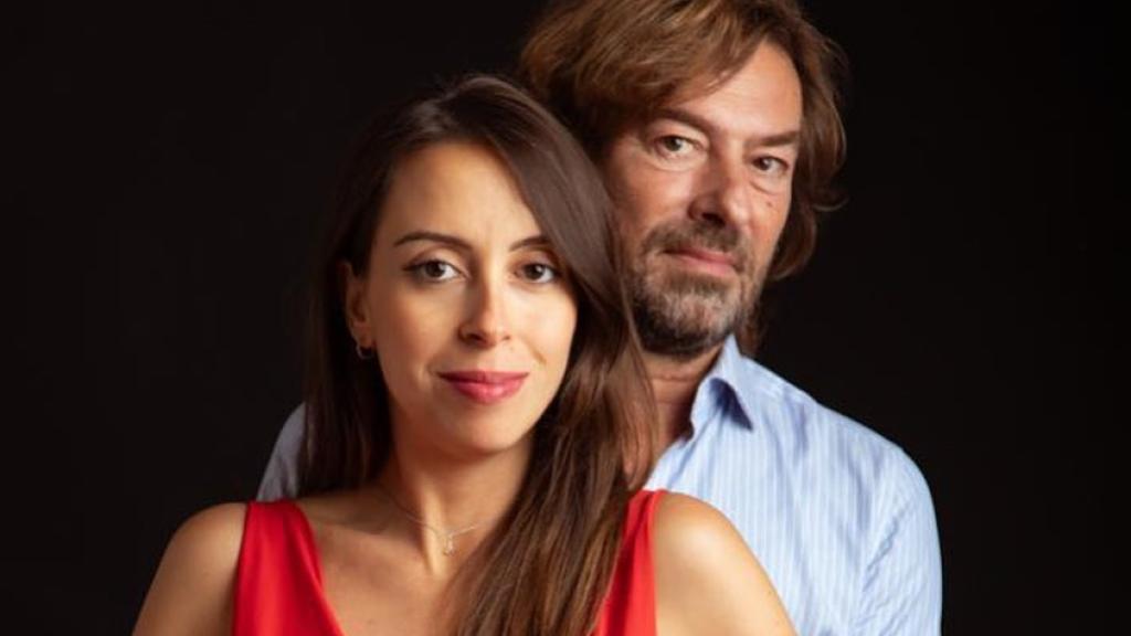 El magistrado Santiago Pedraz junto a su pareja, Elena Hormigos, en una imagen de redes sociales.