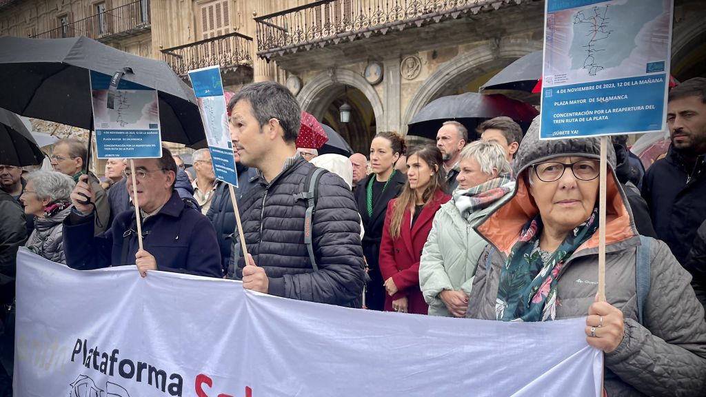 Concentración en Salamanca para pedir la reapertura del tren Ruta de la Plata