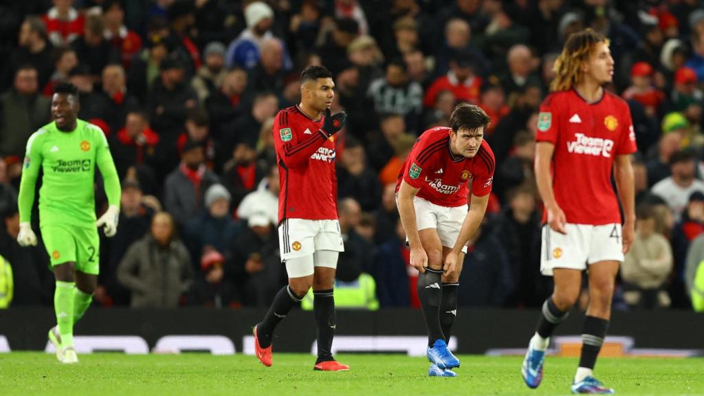 Los jugadores del United tras caer eliminados ante el Newcastle