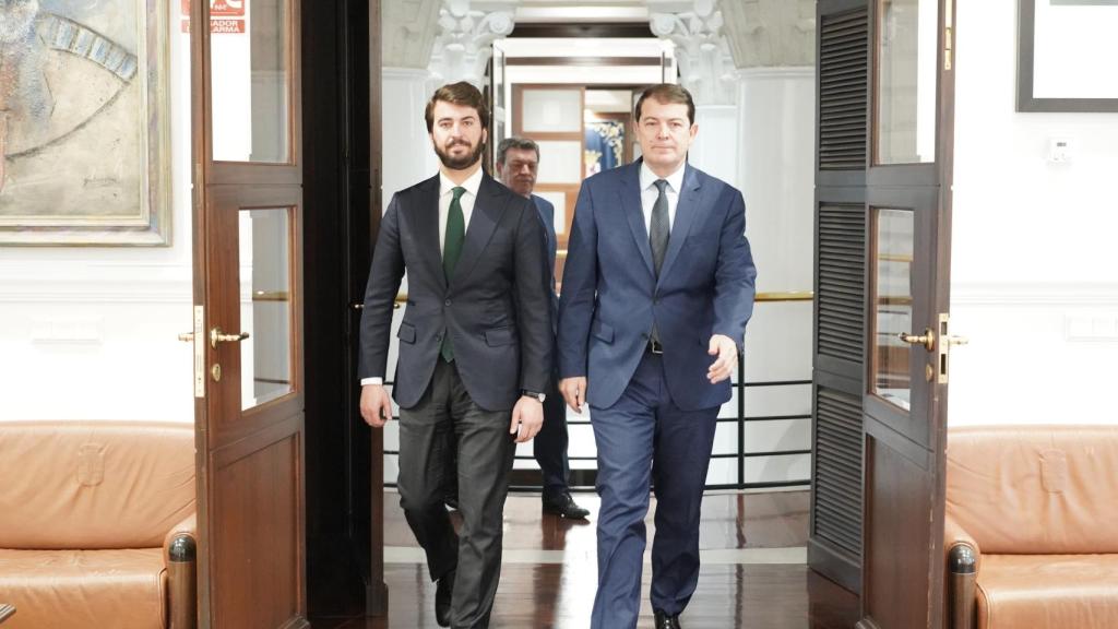 El presidente de la Junta, Fernández Mañueco, junto a su vicepresidente Juan García-Gallardo