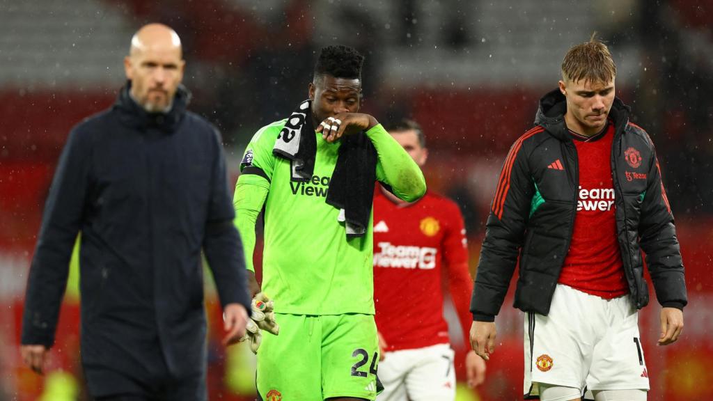 Los jugadores del Manchester United, abatidos