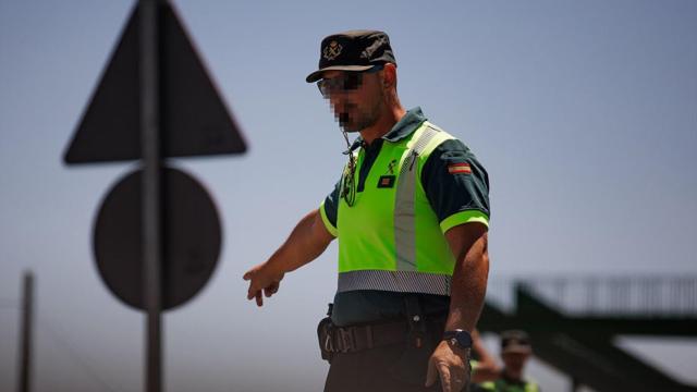 Un agente de la Guardia Civil de Tráfico.
