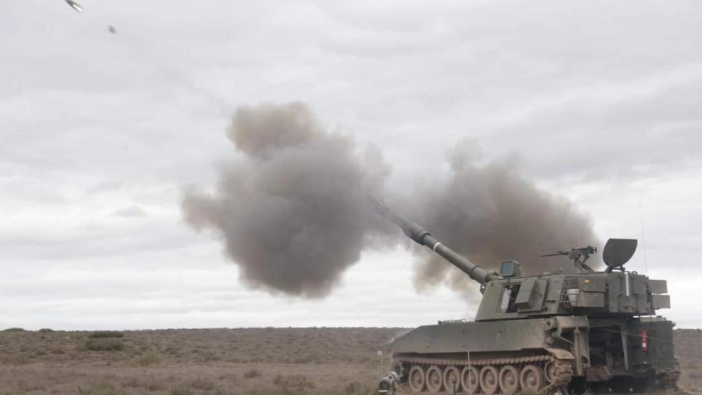 Lanzamiento de un proyectil Excalibur desde un M109 A5