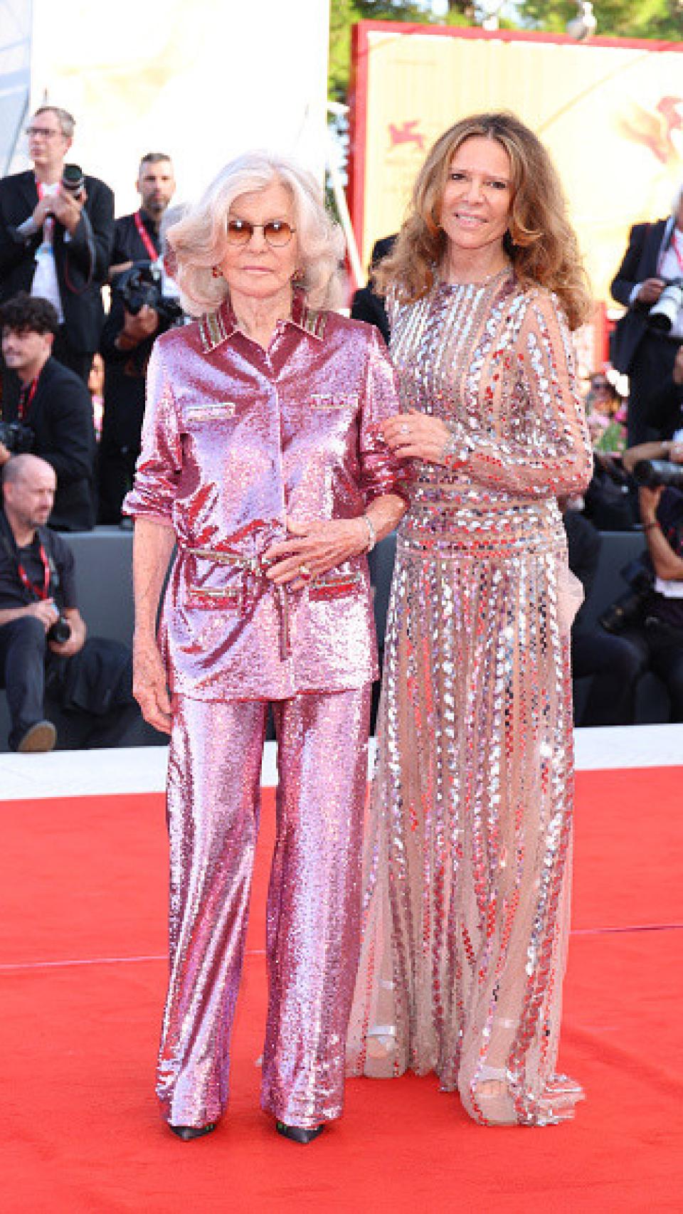 Marina Cicogna junto a su última pareja, Benedetta.