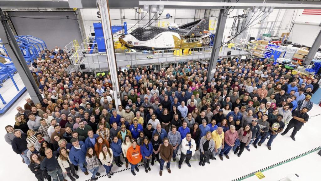 Equipo de Sierra Space posando.