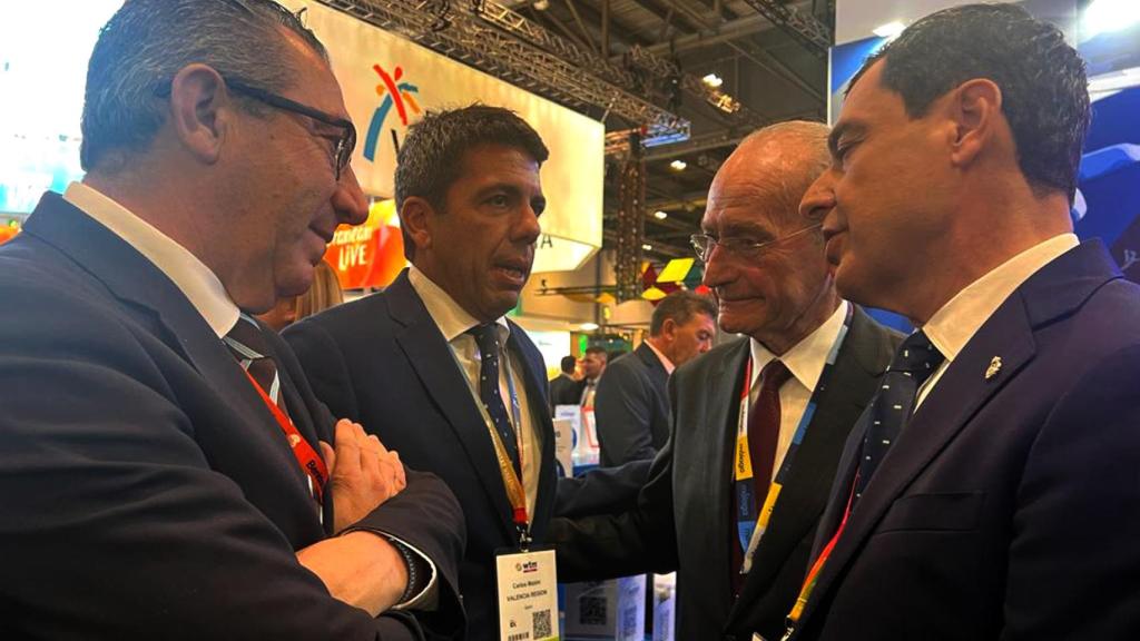 Toni Pérez junto a los presidentes autonómicos Carlos Mazón y Juan Manuel Moreno Bonilla.