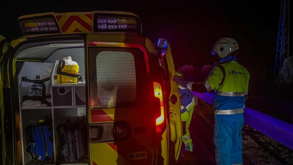 El SUMMA 113 a su llegada al lugar del atropello mortal en la A-3.