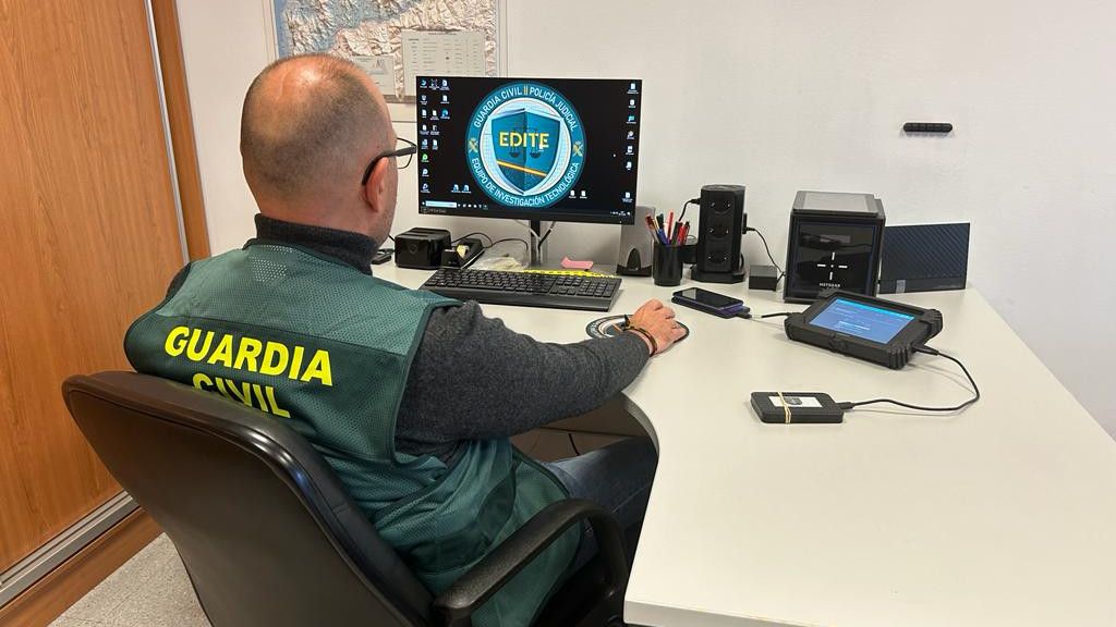 Dos detenidos en Vigo por estafar 5.500 euros con el método del bizum inverso