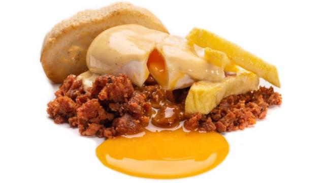 Huevos benedictinos con chorizo de matanza de León