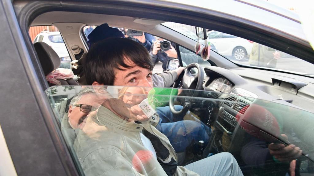 Juan José Ballesta, a punto de abandonar los juzgados tras atender a la prensa.