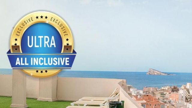 imagen promocional de un reconocido hotel de Benidorm con su oferta de ultra todo includo.