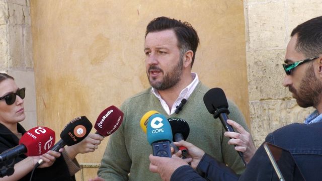 Pablo Ruz este martes en Elche destaca la apuesta por el crecimiento turístico.